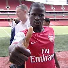 eboue_0607thumbsup.jpg