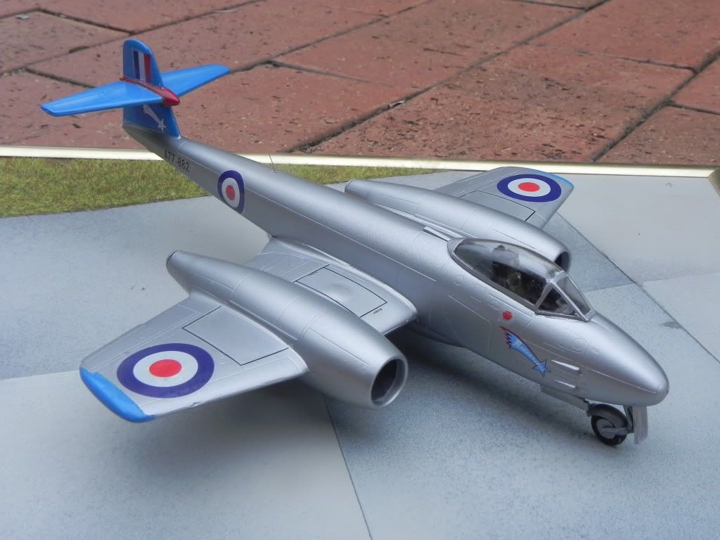 http://i157.photobucket.com/albums/t44/slovatt/Airfix%20Meteor/DSCN1685.jpg