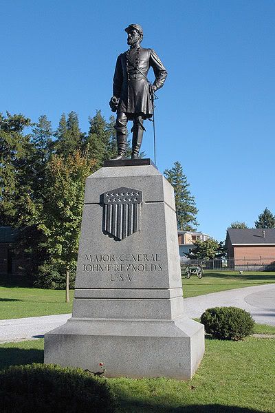 Civil War general statue