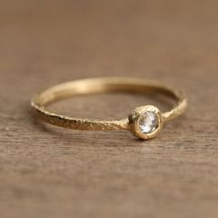 18K yellow gold and diamond ring