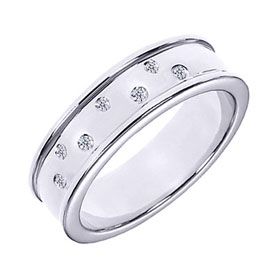 silver and diamond band ring