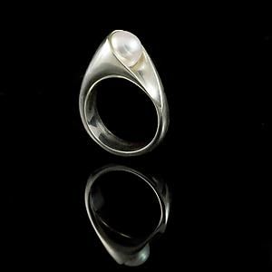 sterling silver and white pearl ring