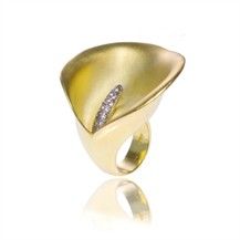 Cubic Zirconia and 18K yellow gold ring