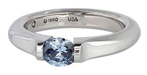 18K white gold and blue diamond ring