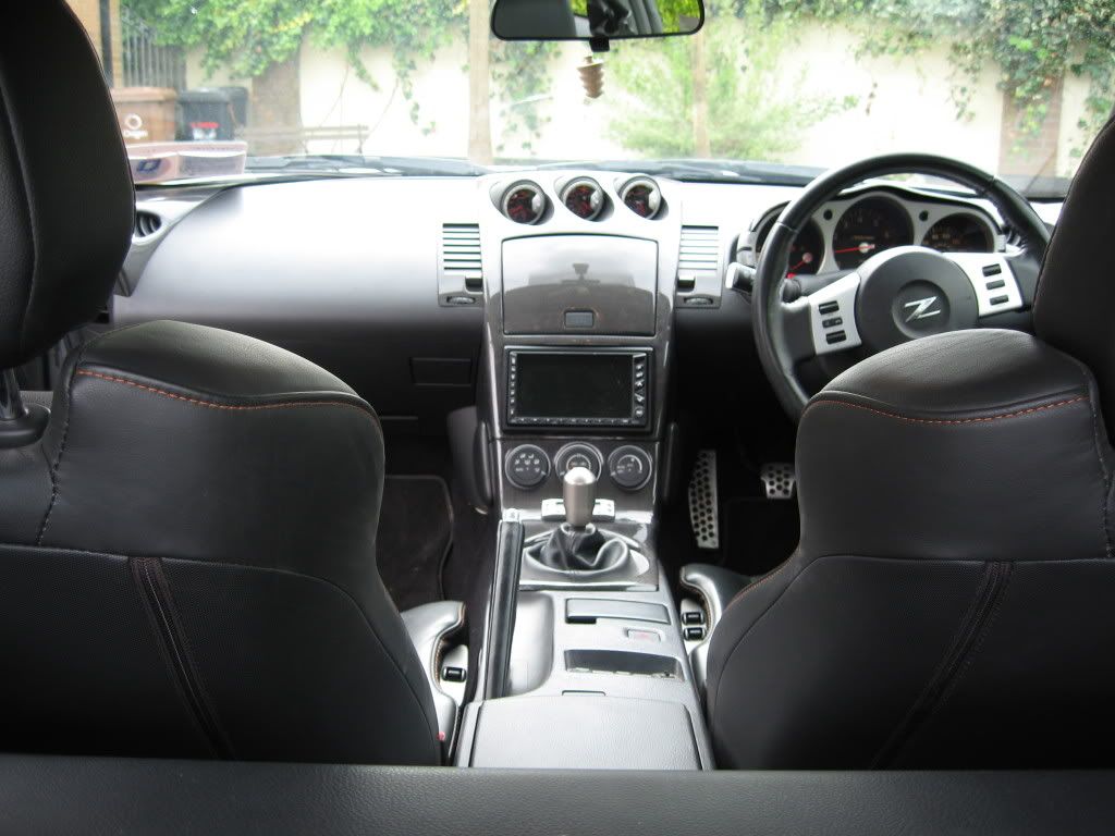 350zinterior3.jpg