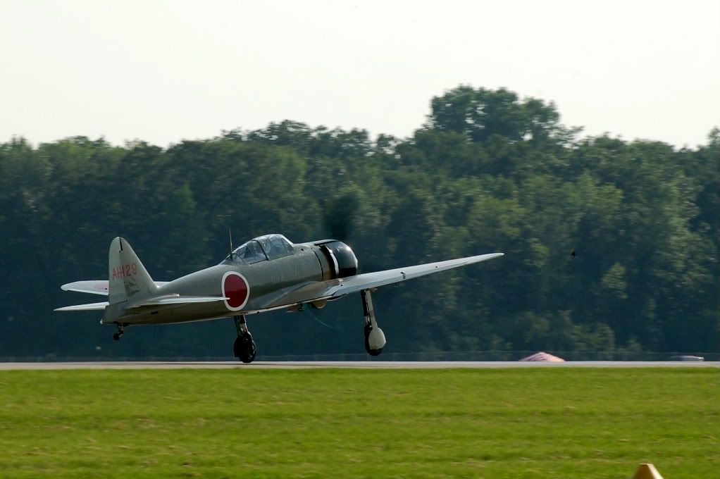 http://i157.photobucket.com/albums/t50/alberym/Oshkosh%202010/DSC_0132.jpg