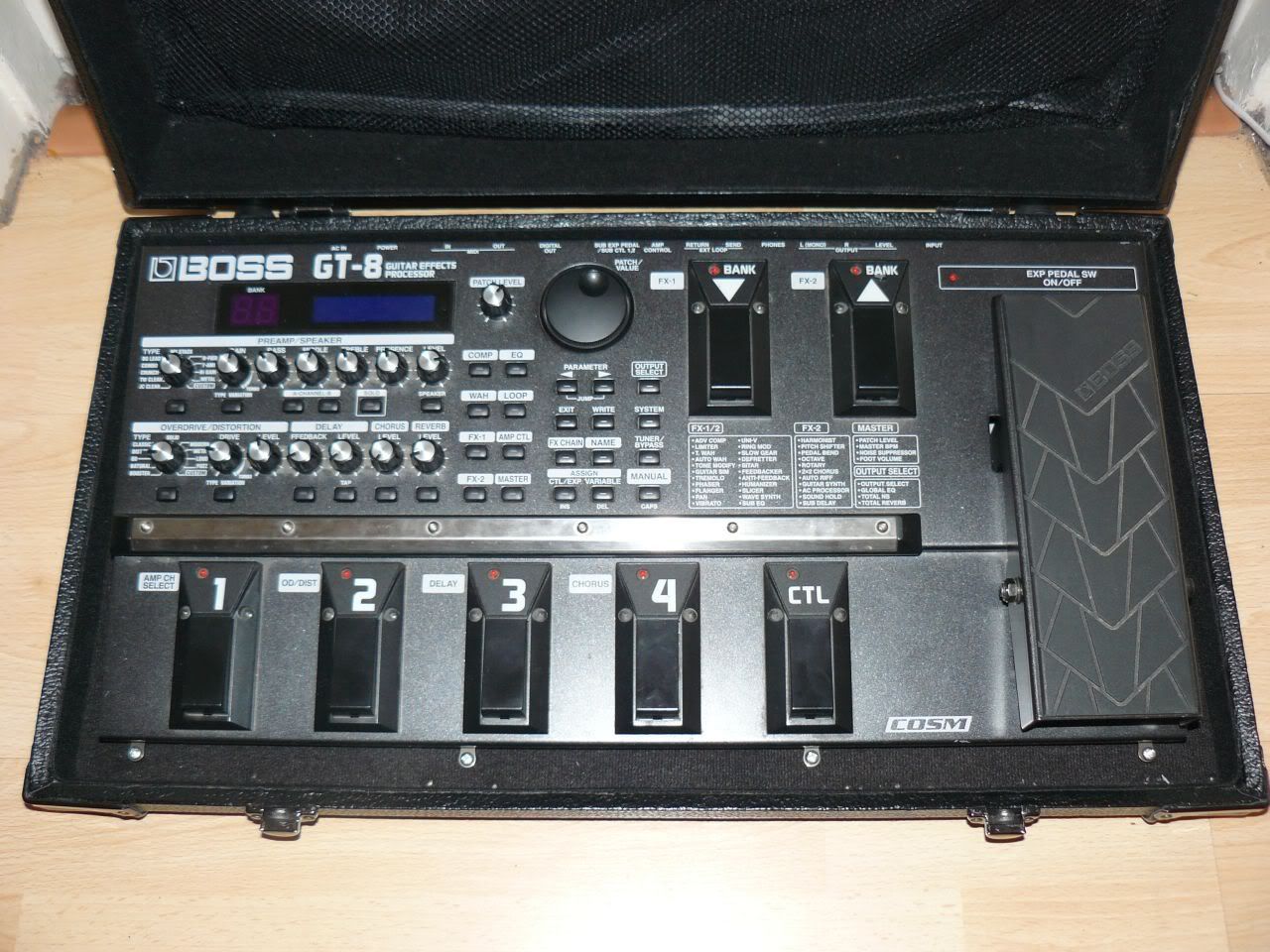 FS UK Boss GT8 with hard case + power supply Ultimate Guitar