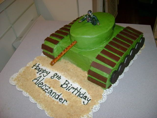 army tanks cartoon. Army tank birthday cake Image