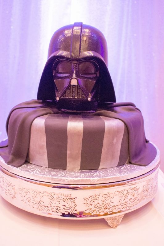 DarthVaderCake1.jpg