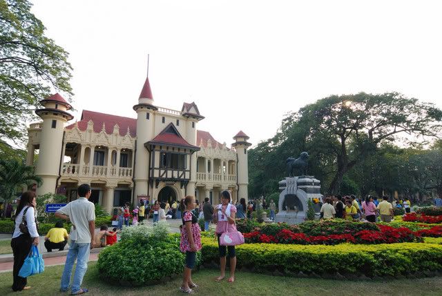 ไปเที่ยวงาน100 ปี พระราชวังสนามจันทร์