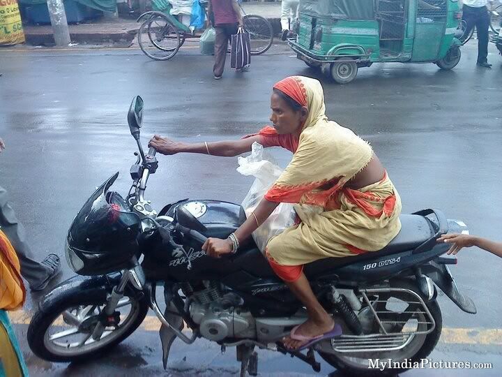 indian-girl-woman-ride-on-bike-funny.jpg