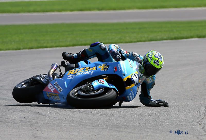 IMAGE: http://i157.photobucket.com/albums/t75/mikenc1515/Indy%20MotoGP%202008/SF2H68400-800.jpg