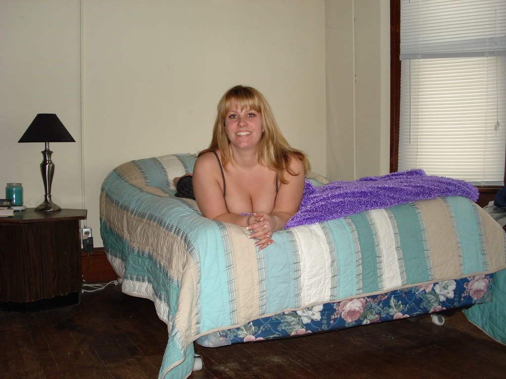 [img width=1024 height=768]http://i157.photobucket.com/albums/t76/tsaavedra_photo/Tennille004.jpg[/img]