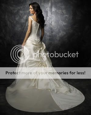 http://i157.photobucket.com/albums/t47/kaz05olivas/WEDDINGDRESSBACK.jpg