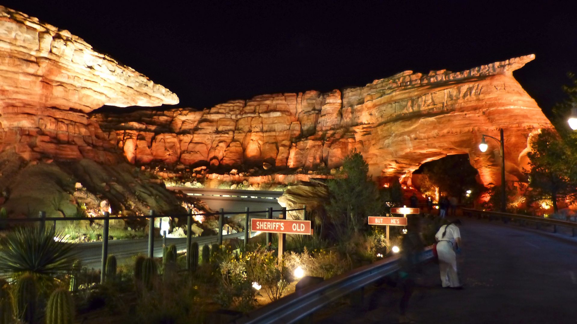 Ultimate Photo Tour of Cars Land Part 2: Nighttime - Disney Travel Babble